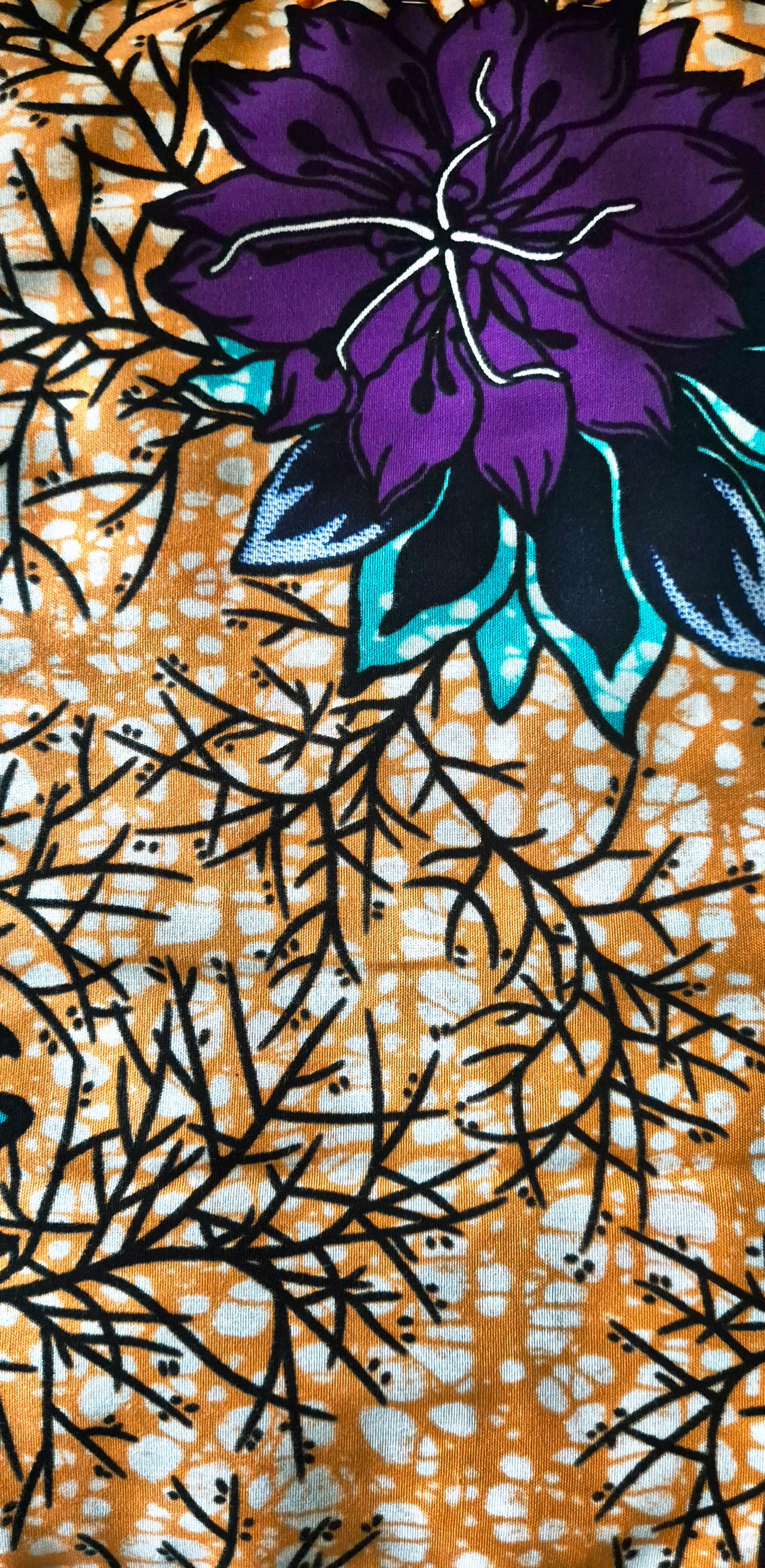 Pochette « Émeraude Mystique » – Fait main en wax africain floral violet & orangé